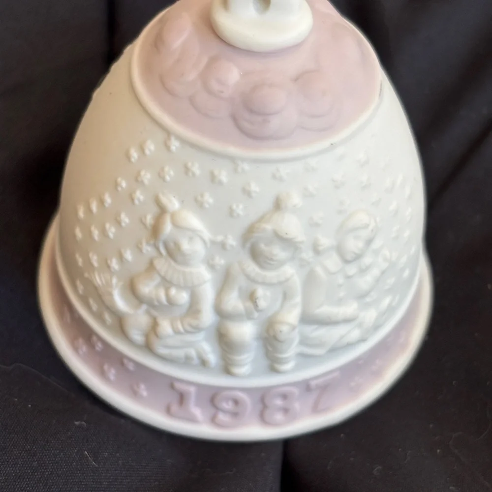 Lladro 1987 Porcelain Christmas Ornament Bell Holiday Vintage Collectible